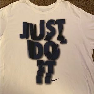 Nike T-shirt
